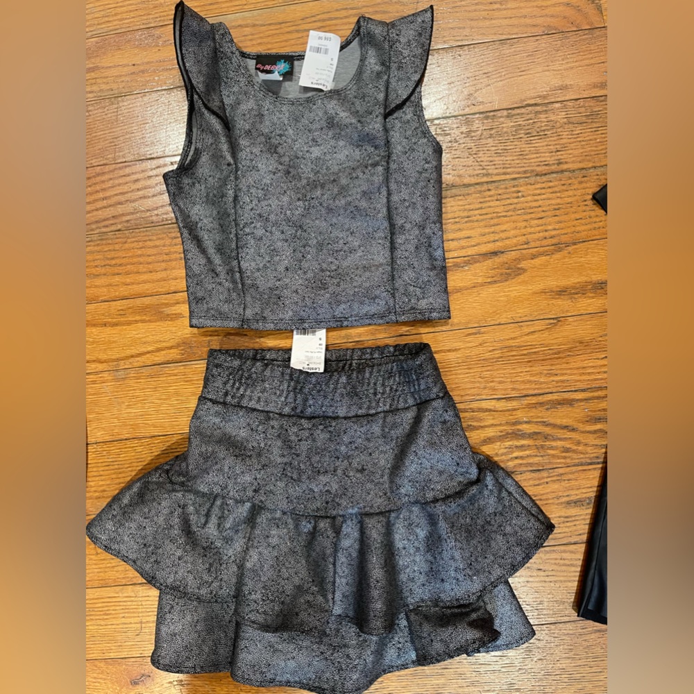 NWT  Lester’s Boutique girls skirt ser black & Grey S